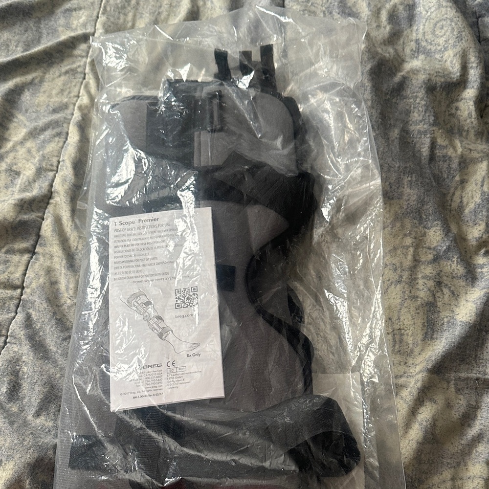 T Scope Premier Medical Knee Brace in Gray and Black